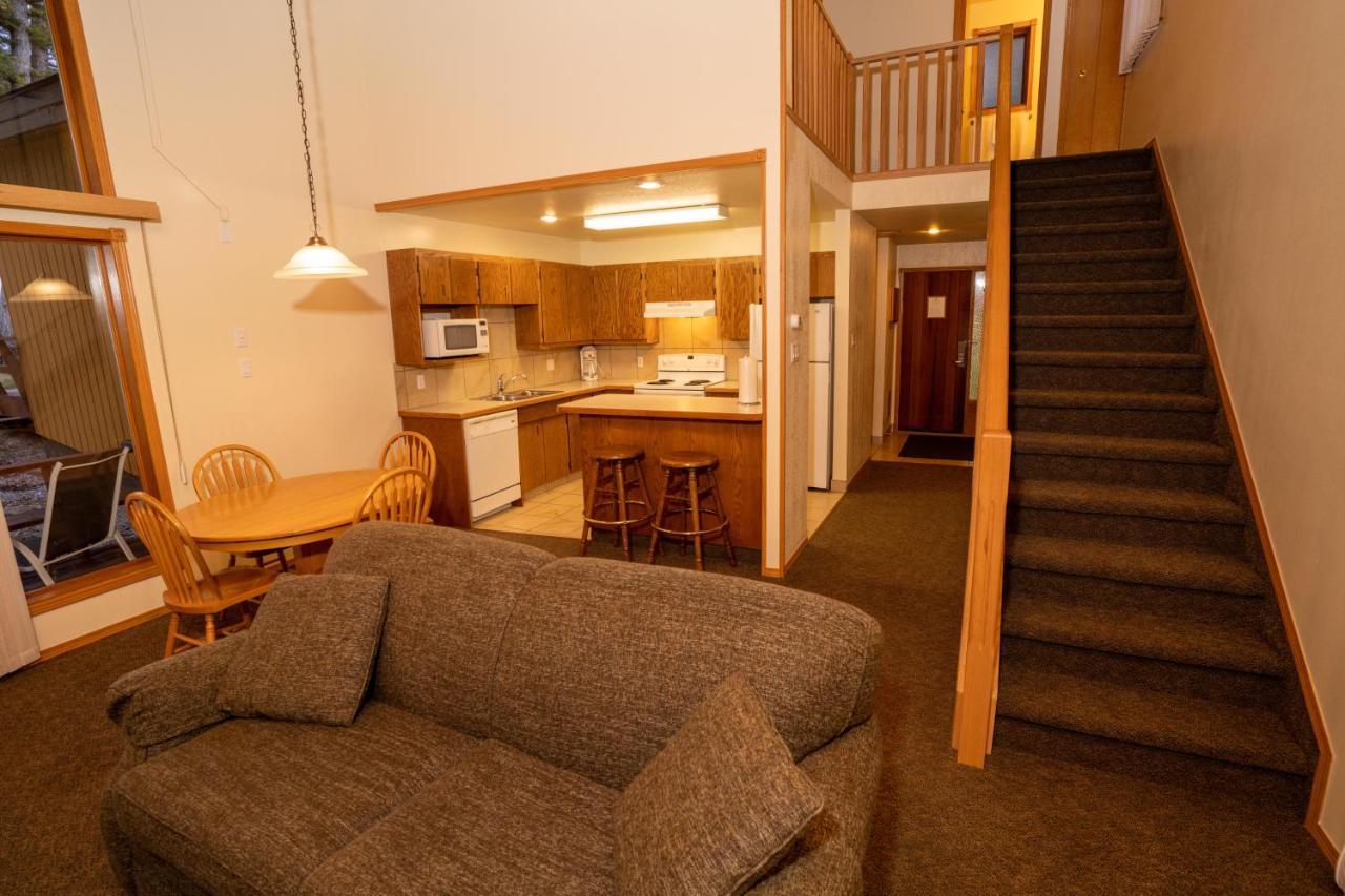 Fairmont Hot Springs Resort Hotel 4*