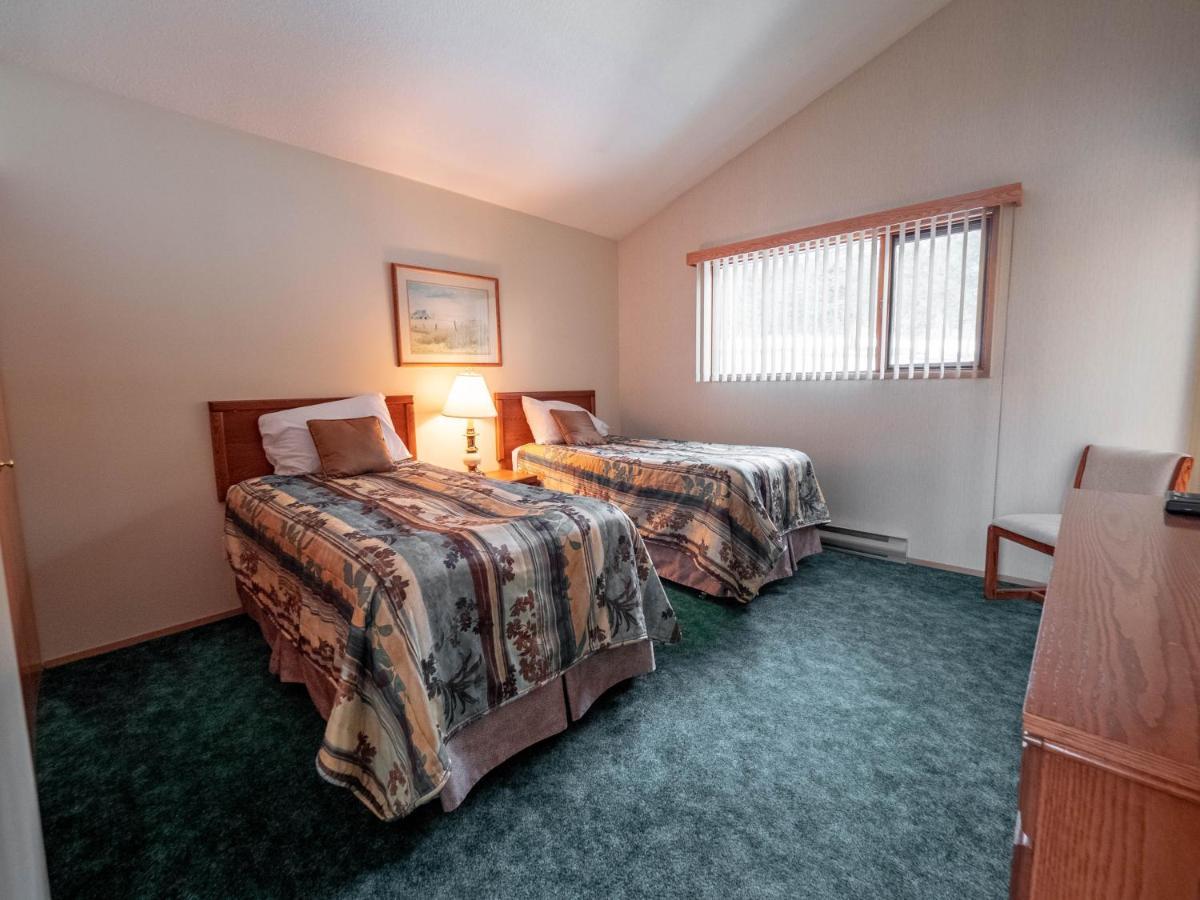Fairmont Hot Springs Resort Hotel 4*