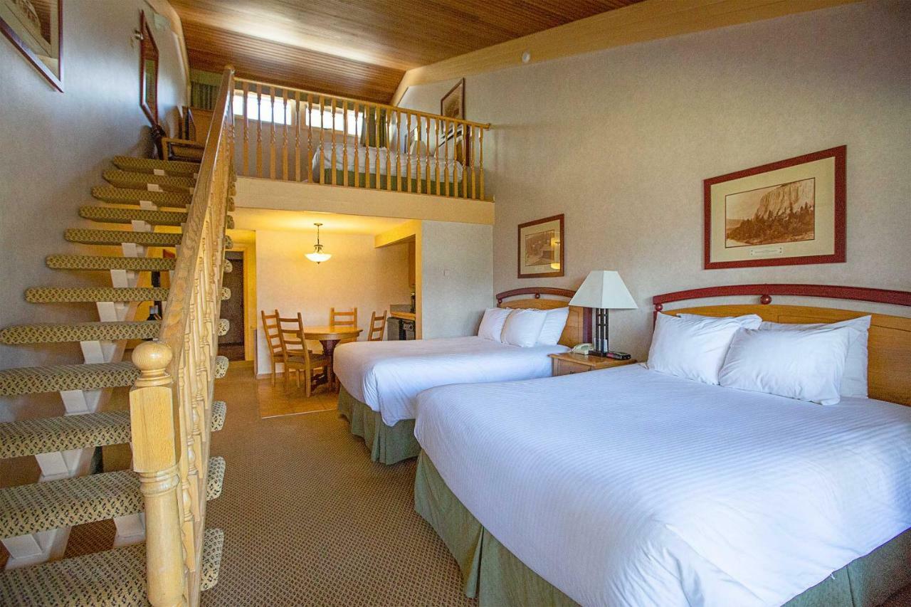 Fairmont Hot Springs Resort 4*
