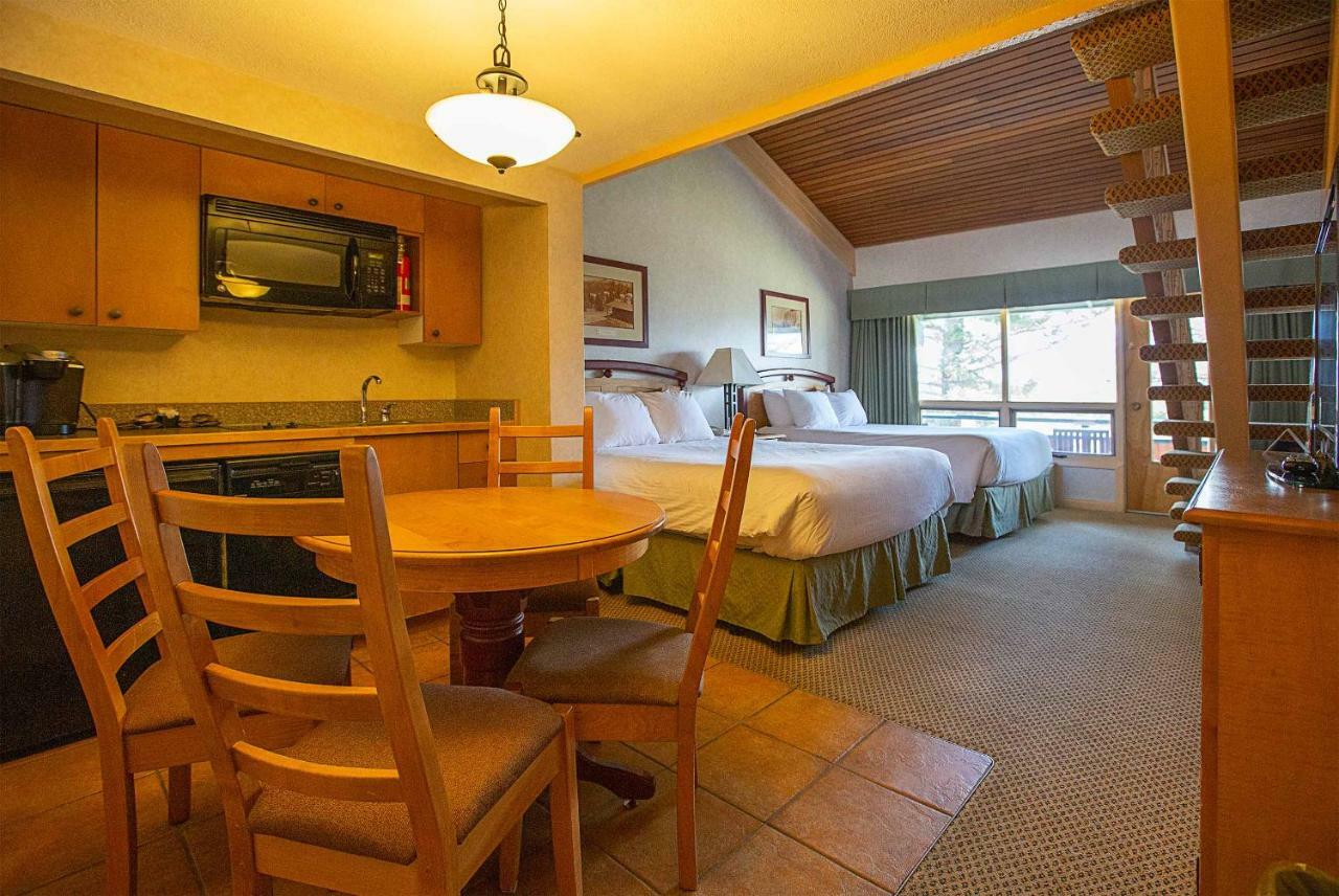 Fairmont Hot Springs Resort 4*